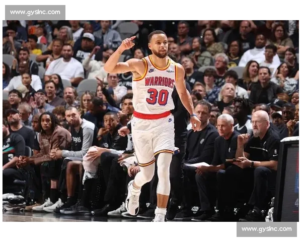 波杰空砍 23+8 难救主！湖勇大战：替补双枪爆发 + 勇士失误潮定败局