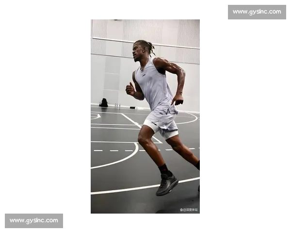 巴特勒武汉跨界挑战匹克球 运动天赋惊艳全场