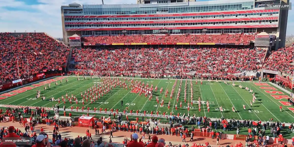 <strong>一竞技</strong>🏒冰刀划过，留下的是拼搏的轨迹！